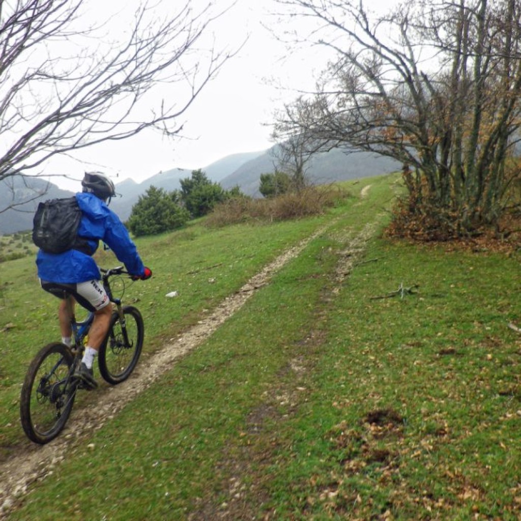 in marcia verso forca di bara