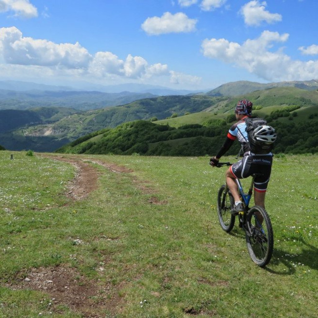 in marcia verso forca dei copelli