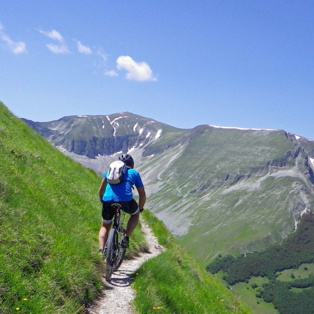 in marcia verso la forcella angagnola