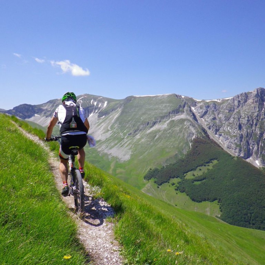 in marcia verso la forcella angagnola