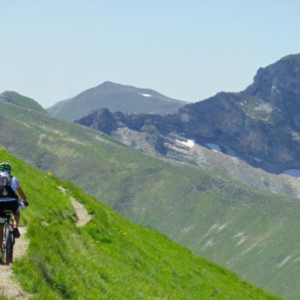 in marcia verso la forcella angagnola