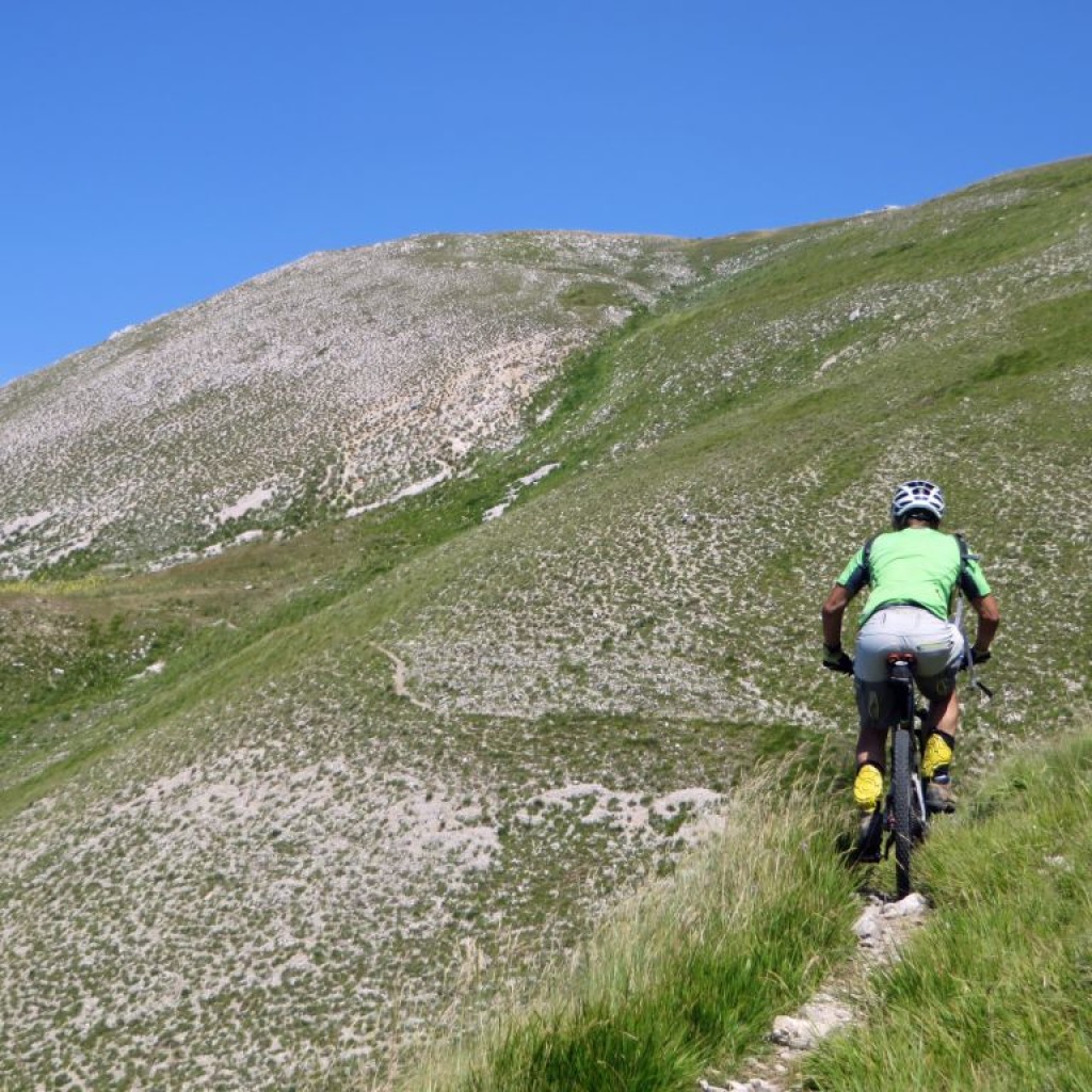 in marcia verso fonte delle fate