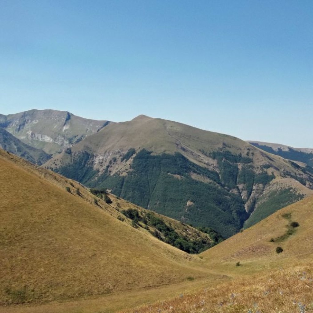 imbocco sentiero per fonte dell'aquila