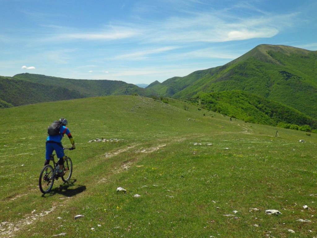 in marcia verso forca di bara