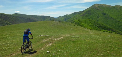 in marcia verso forca di bara