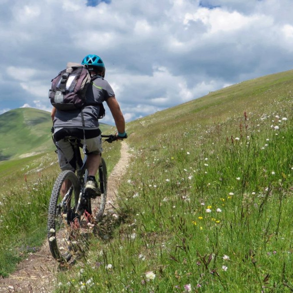 in marcia verso il monte delle rose