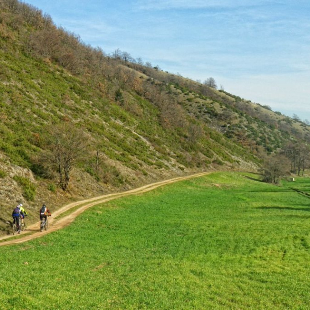 in marcia verso la valcaldara