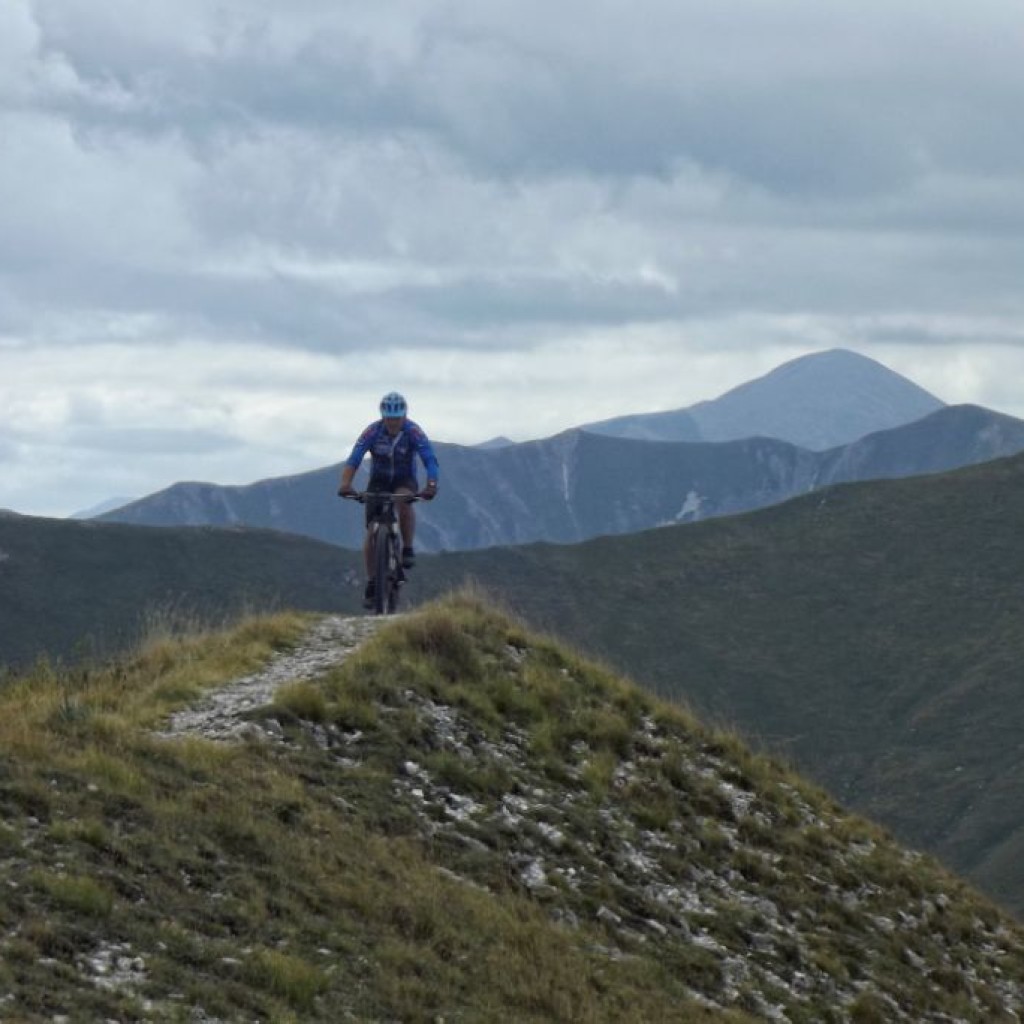 salita verso la vetta di pizzo tre vescovi