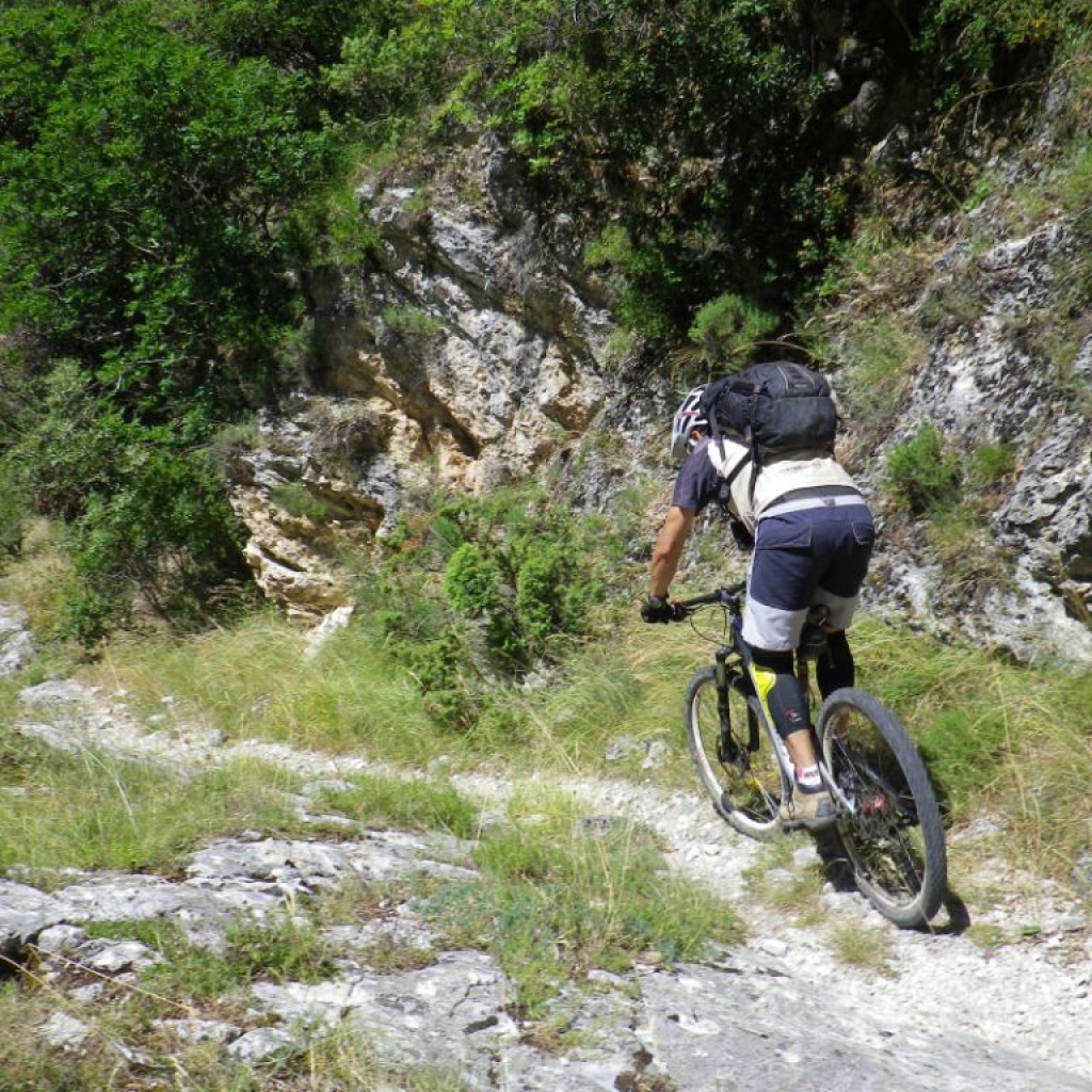 valle delle grotte