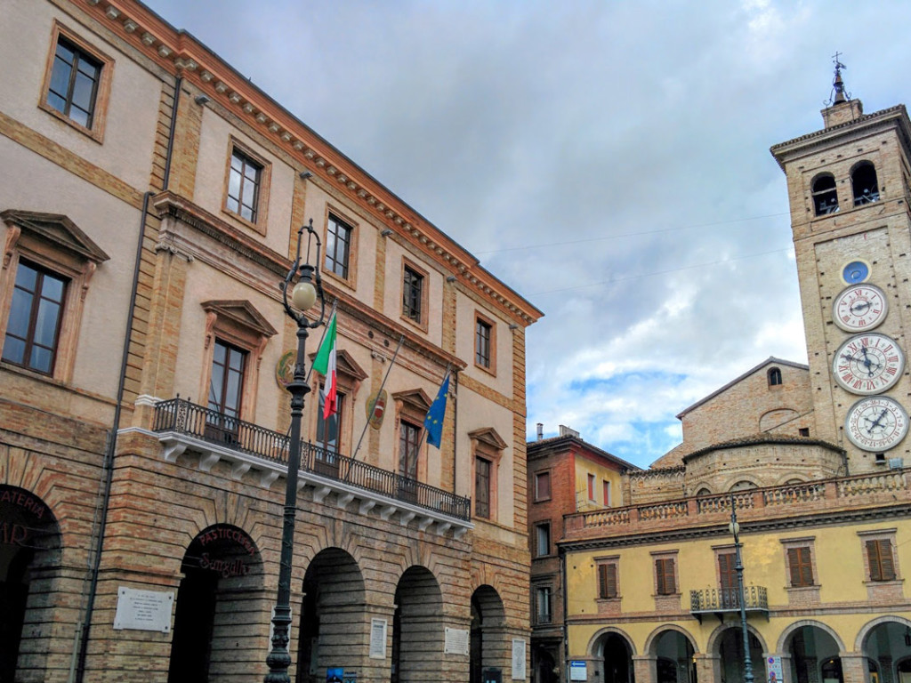 piazza della libertà tolentino