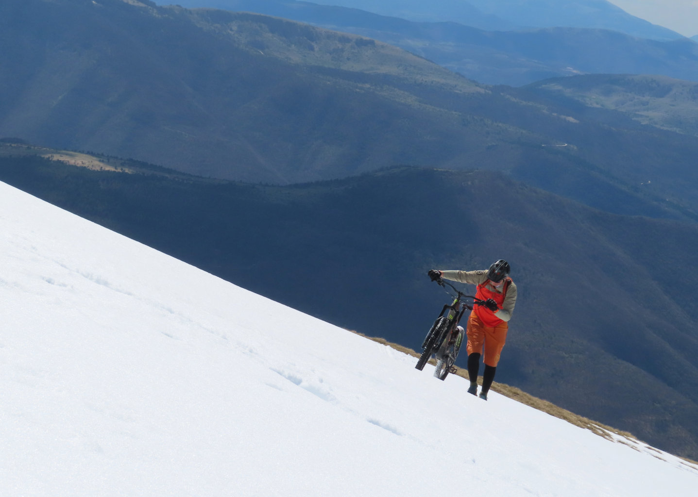 CROCE DI MONTE ROTONDO 05 04 2025 (32)